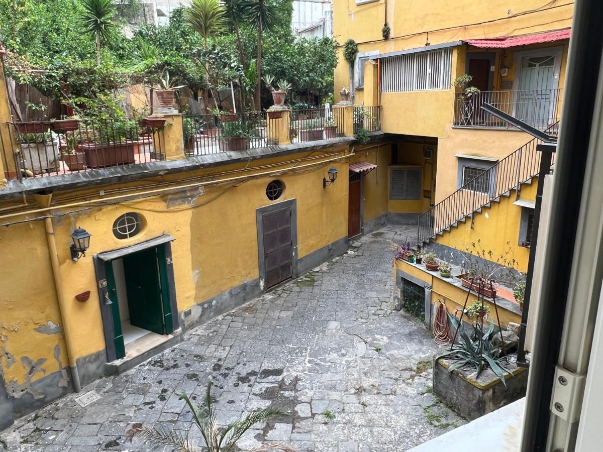 La Limonaia Di Chiaia Apartment Naples Luaran gambar